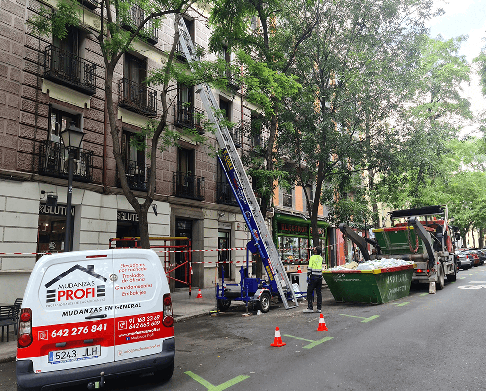 Alquiler de grúa elevadora de 6 pisos o 20 metros Alquiler de grúa elevadora de 6 pisos o 20 metros