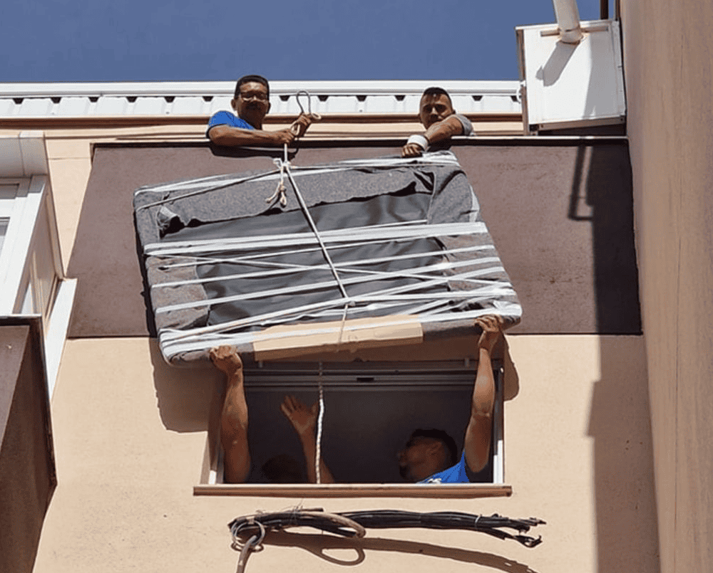 Alquiler de grúas para elevar cristalería Alquiler de grúas para elevar cristalería