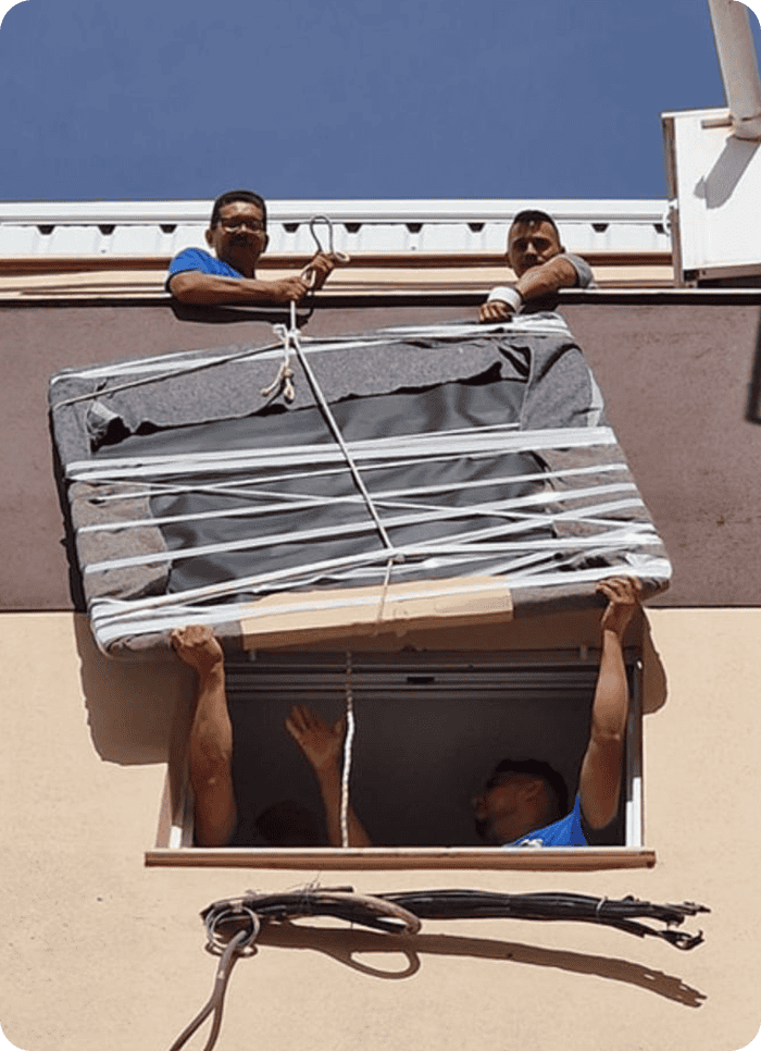 Equipo de expertos en elevar placas solares por fachada Equipo de expertos en elevar placas solares por fachada