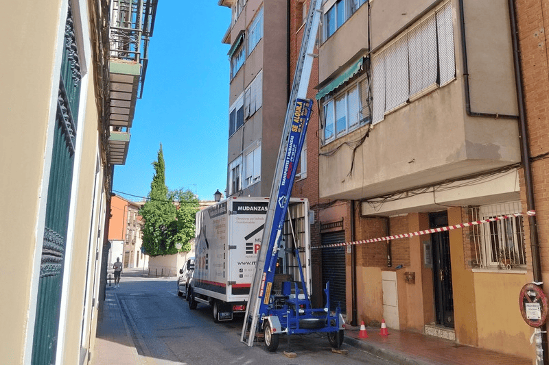 Alquiler de Grúas Elevadoras y Montacargas Madrid | GRÚAS PROFI 5 Permisos para Gruas en la Via Publica Madrid